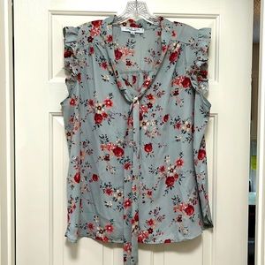 Flowy, sleeveless blouse